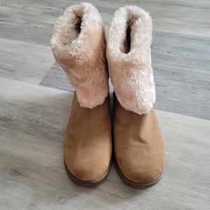 GBG | Tan Boots with Fur